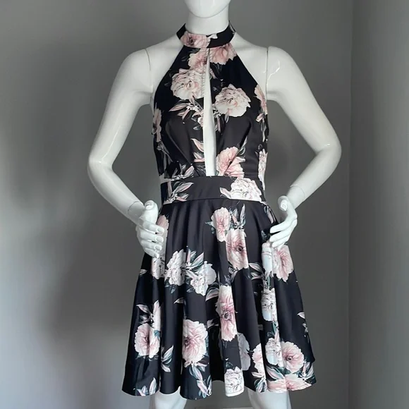Charlotte Russe Dresses | Charlotte Russe Flower Dress | Color: Black | Size: M | Lililoco's Closet